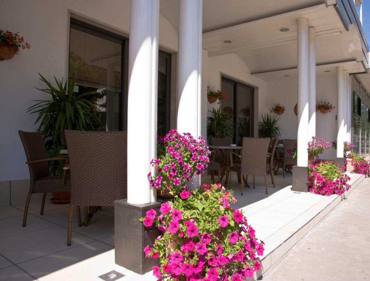 Hotel Maris Stella Riccione Exterior photo